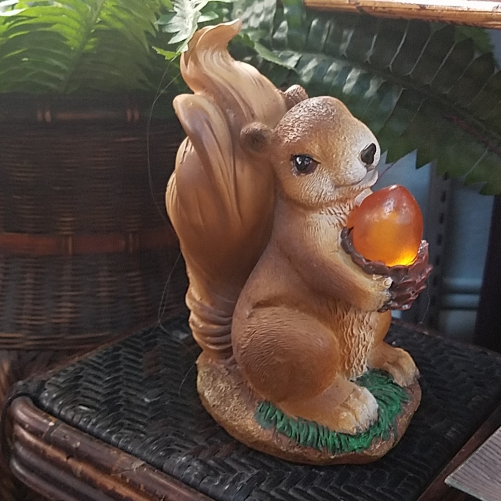 Squirrel solar light